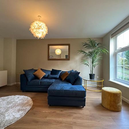 Chieveley Mews By Sarrochic Villa Sunningdale Kültér fotó