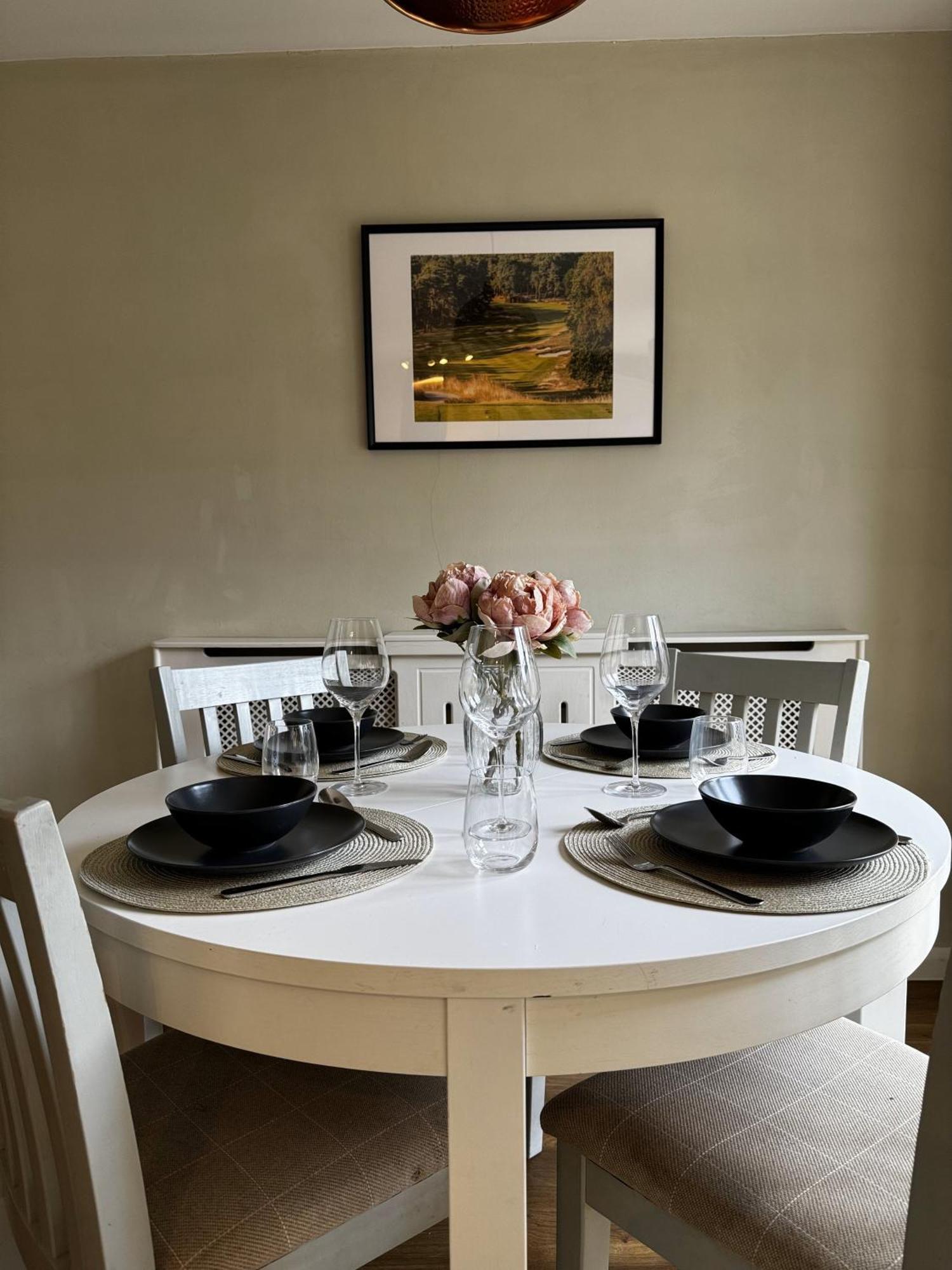 Chieveley Mews By Sarrochic Villa Sunningdale Kültér fotó