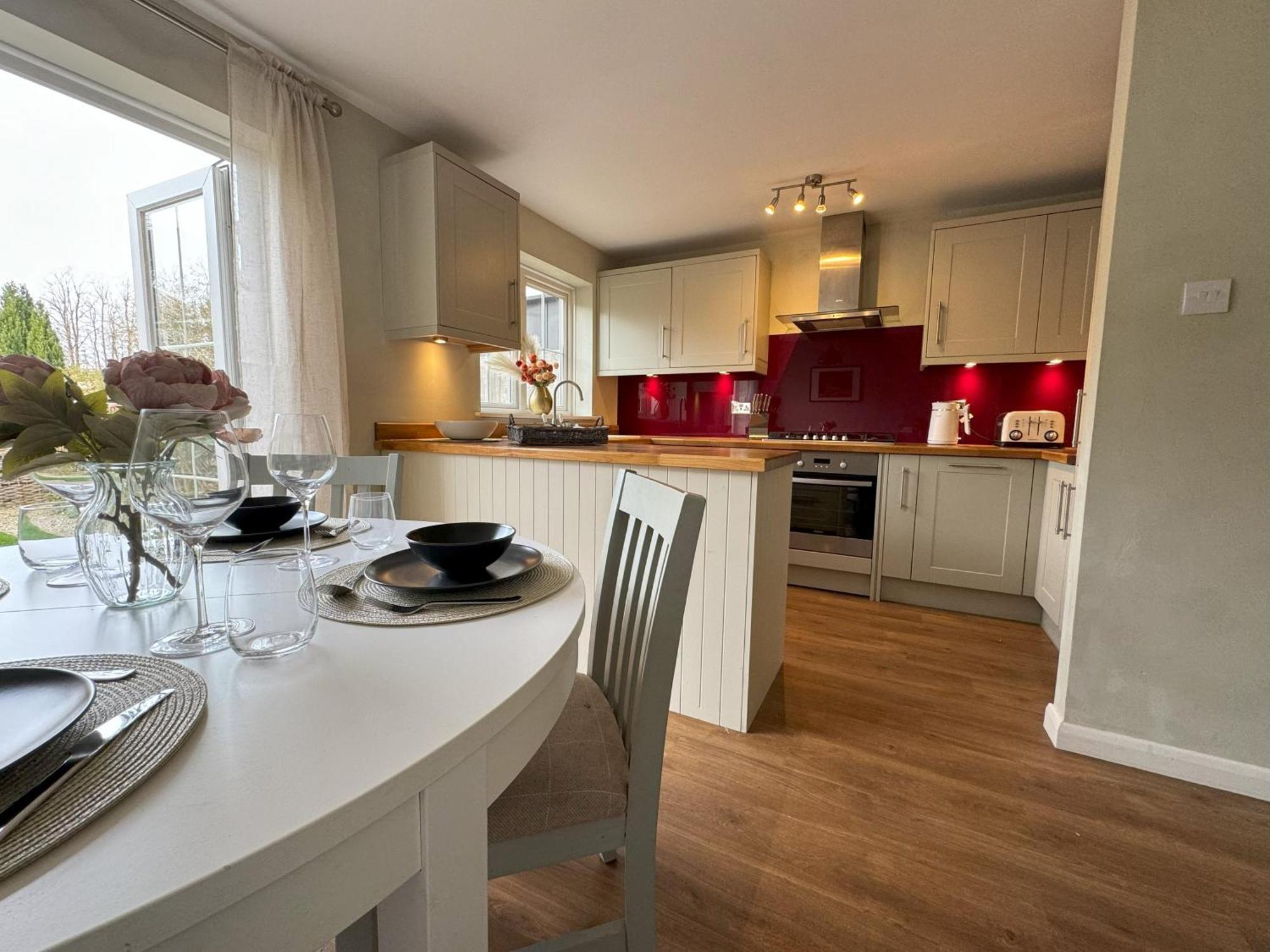 Chieveley Mews By Sarrochic Villa Sunningdale Kültér fotó